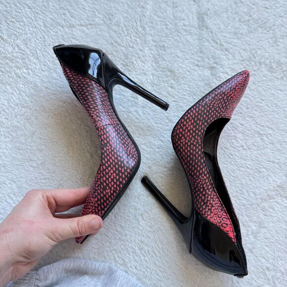 Guess Women's Black and Pink Courts - Picture 4 of 6